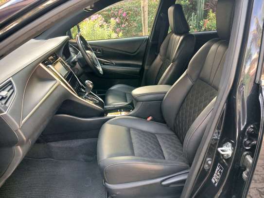 Toyota Harrier black image 6
