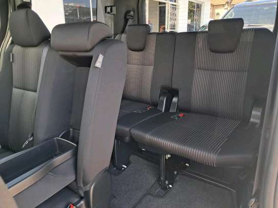 Toyota NOAH 2019 White 7-Seater Petrol Van image 4