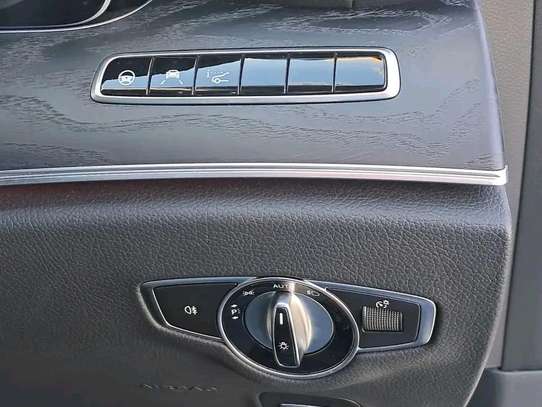 Mercedes Benz  E300 image 7