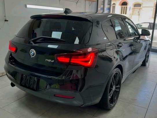 BMW 118i Black 2018 image 9