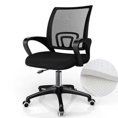 Office Seat: Student Study Chair With Ergonomic Features image 4