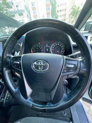 Toyota Alphard Sunroof 2017 image 4