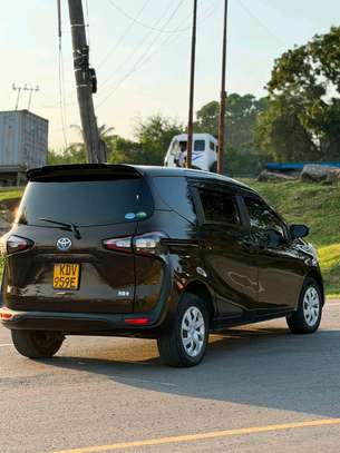 TOYOTA SIENTA HYBRID 2018MODEL 7 SEATER image 5