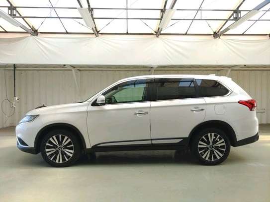 Mitsubishi outlander image 7
