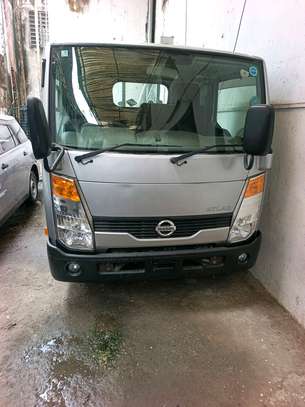 Nissan Atlas 2tones image 4