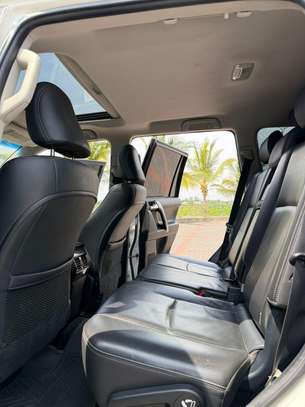 Toyota Prado image 5