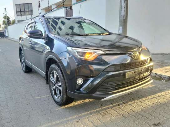 Toyota RAV4 Green 2018 2WD image 8