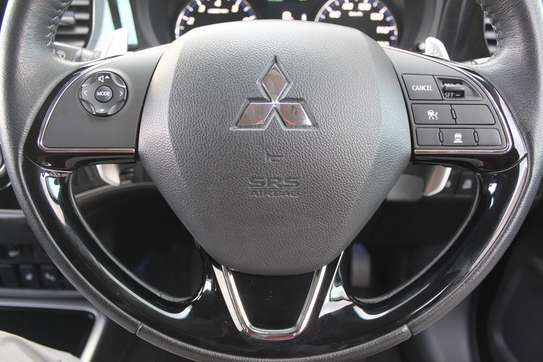 Mitsubishi Outlander 2.4l 4WD 7 Seater 2019, 109,000 Kms image 10