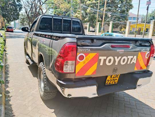 TOYOTA HILUX SINGLE CAB MANUAL LOCALLY ASSEMBLED DIFFOCK image 2