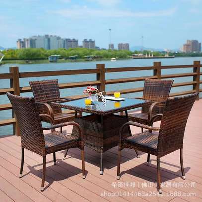Outdoor Furniture: 6 Seater Modern Outdoor Set In Suneka image 2