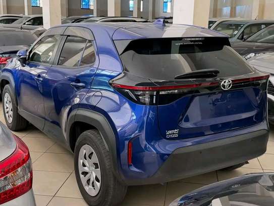 Toyota yaris  cross image 9