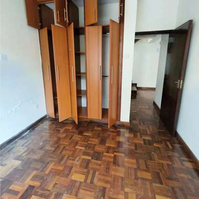 🏡 Elegant 4 Bedroom Villa To Let in Kileleshwa image 15