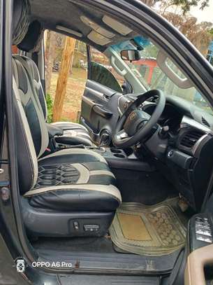 TOYOTA HILUX DOUBLE CAB AUTOMATIC REVO  2016 MODEL image 4