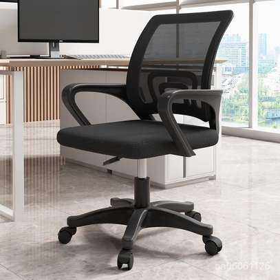 Office Seat: Student Study Chair With Ergonomic Features image 5