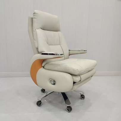 Office Chair; Executive Boss Office Chair in Kiamokama image 4