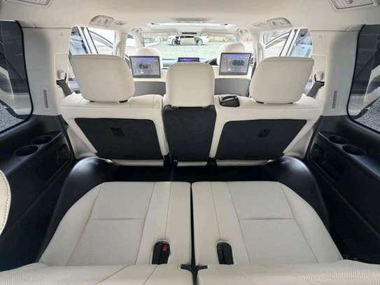 2019 Lexus Lx570 image 8