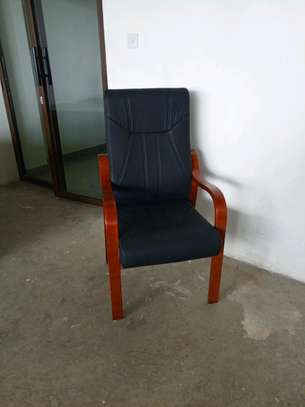 Visitors chair image 4