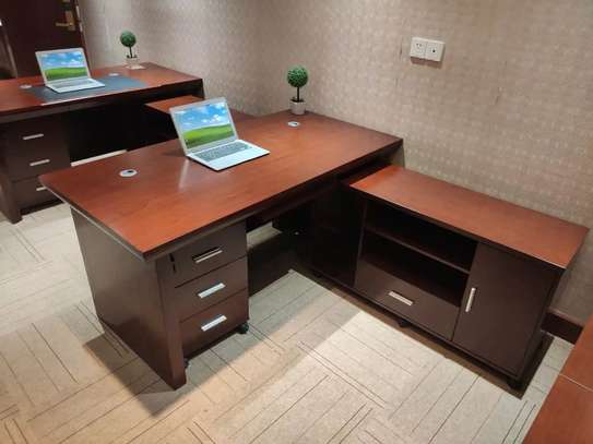Office Desk; 1400mm Premium Mahogany Corporate Office Desk image 2