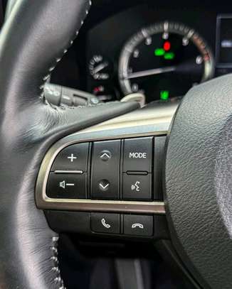 Lexus LX570 Grey 2018 image 8