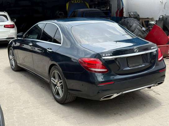 MERCEDES benz E250 amg line image 2