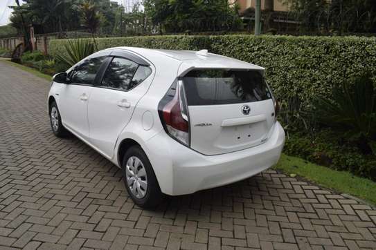 Toyota Aqua white color fully loaded 2017 image 7