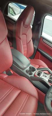 Porsche Cayenne Turbo 2019 Silver image 6