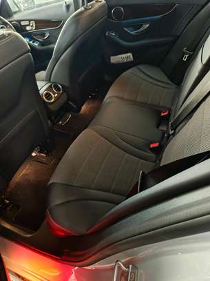 Mercedes Benz C200 image 2