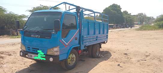 Isuzu elf image 4
