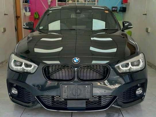 BMW 118i Black 2018 image 2
