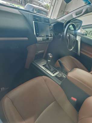 Toyota land Cruiser Prado TX-L Black 2021  7 seater image 8
