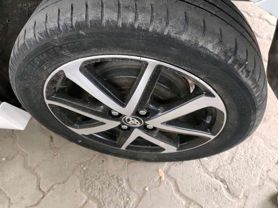 Toyota corolla Axio hybrid WxB 2019 image 9
