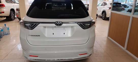 Toyota Harrier premium white 2017 2wd Sunroof image 12
