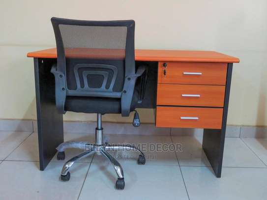 Office desk plus office chair image 11