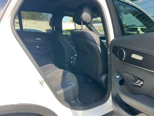 Mercedes Benz GLC 300 image 10