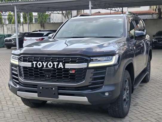 Toyota landcruiser GR image 2