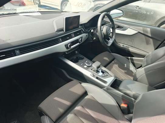 Audi A4 image 4