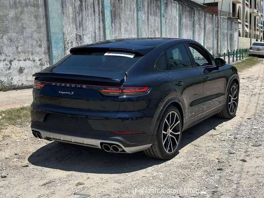 Porsche Cayenne S coupe image 2