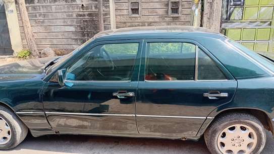 Mercedes Benz E-Class E220 Used image 4