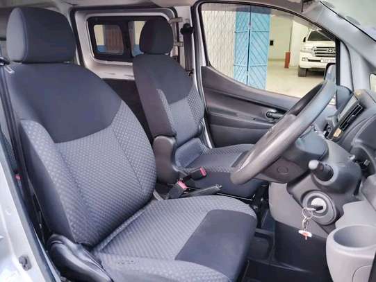 Nissan Nv200 image 4