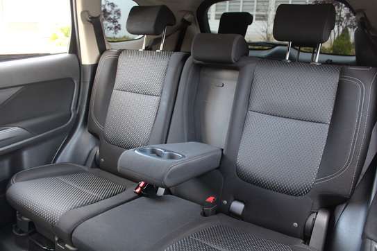 Mitsubishi Outlander 2.4l 4WD 7 Seater 2019, 109,000 Kms image 11