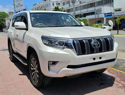 Toyota land Cruiser Prado TZ-G White 2019 image 2