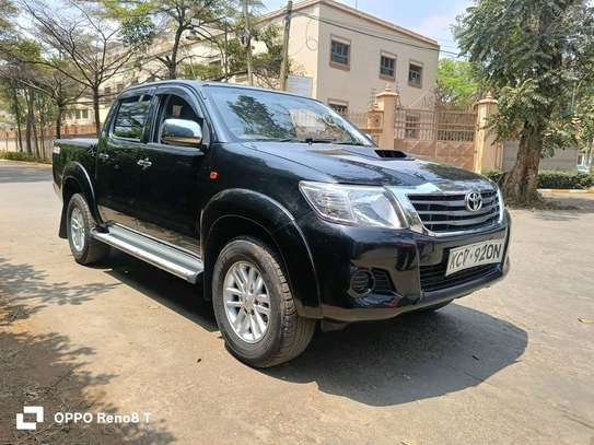 TOYOTA HILUX DOUBLE CAB MANUAL 2011 MODEL image 3