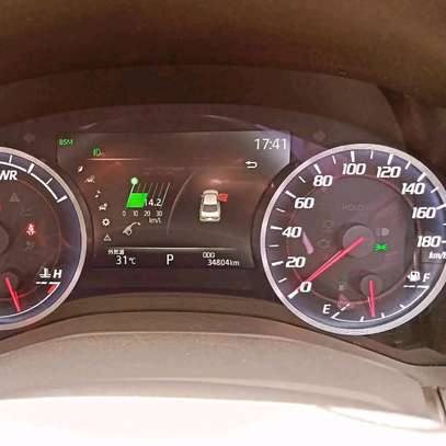 Toyota Crown hybrid sunroof 2019 2000cc image 2