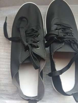 Black ladies canvas shoes image 3