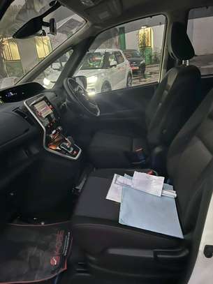 Nissan Serena epower white 2019 image 6