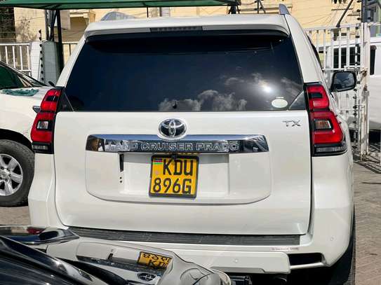 TOYOTA LANDCRUISER PRADO TX.L 2018 SUNROOF DIESEL 7SEATER image 11