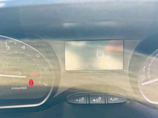 PEUGEOT 208 BLACK 2019 image 7