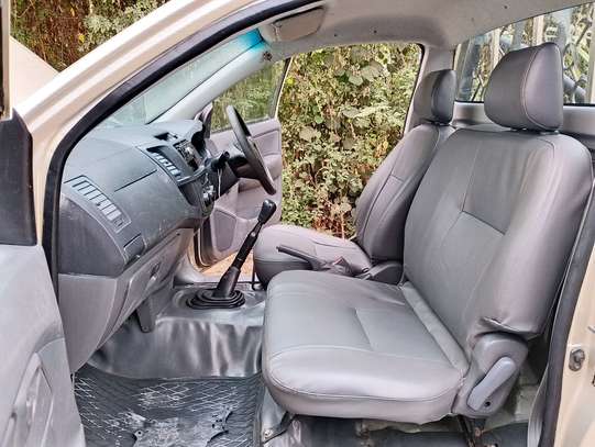 TOYOTA HILUX SINGLE CAB MANUAL LOCALLY ASSEMBLED image 10