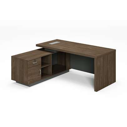Office Desk: Stylish Modern 1.6m Executive Desk image 2