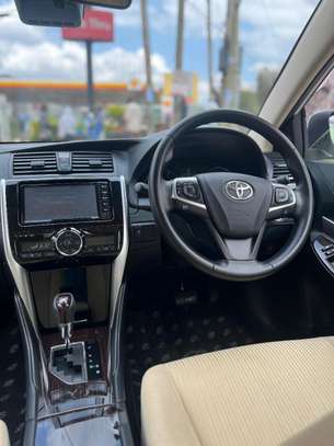 Toyota Premio silver color 2018 model image 3